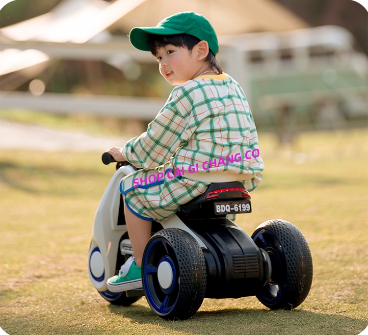 XE MÁY ĐIỆN TRẺ EM KIỂU DÁNG MỚI NHẤT