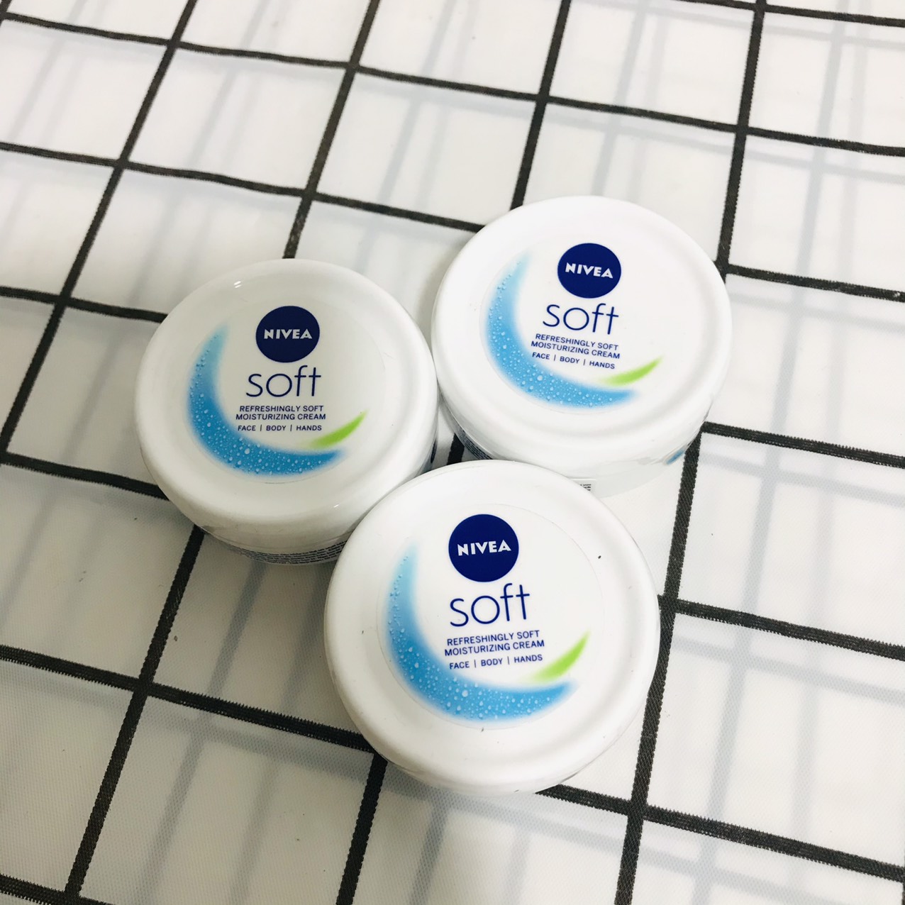 Kem dưỡng da Nivea Soft 50ml dưỡng ẩm chống nẻ