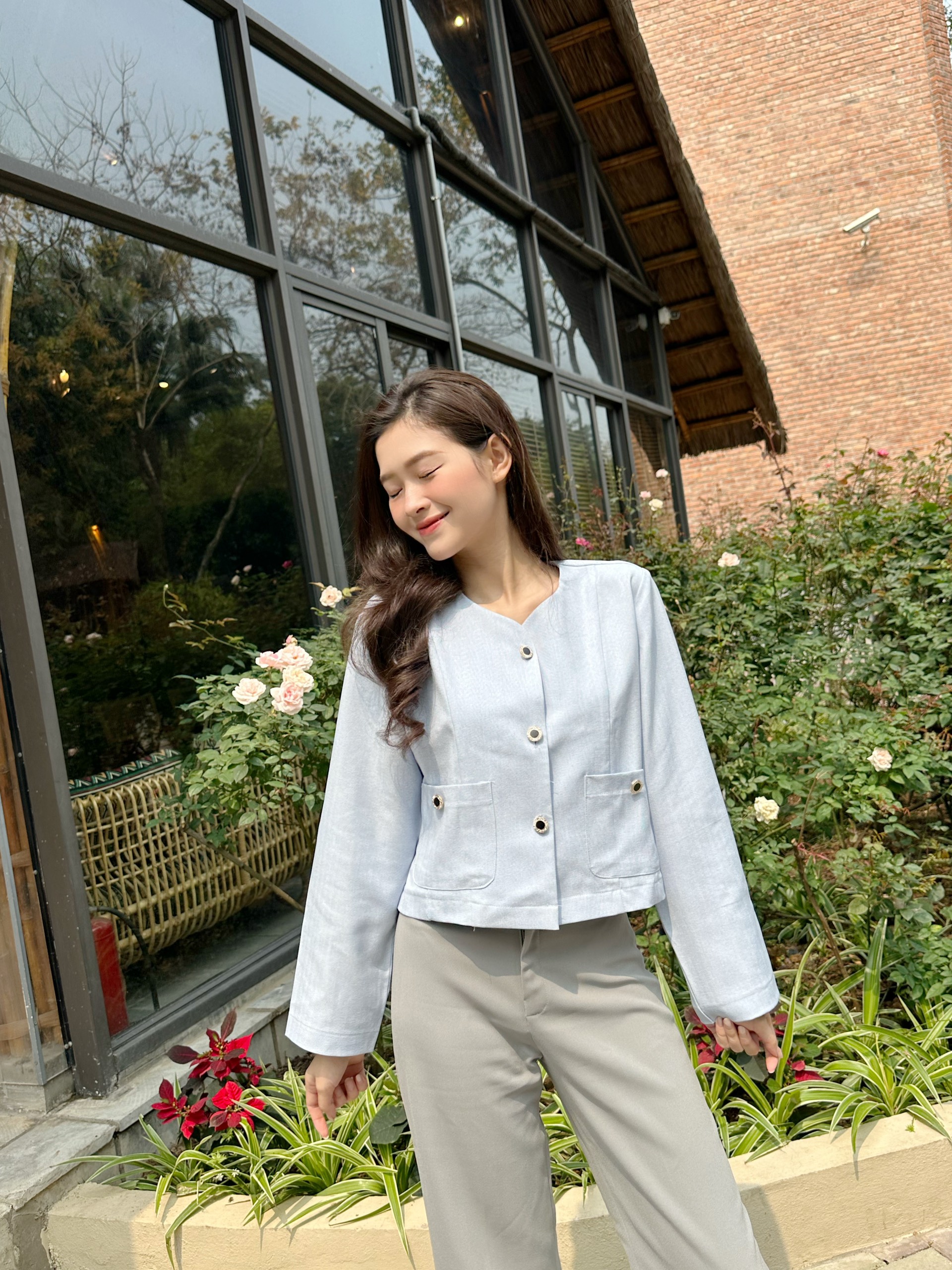 YU CHERRY | Áo blazer mặc được 2 kiểu V Scoop Neck Top YA439