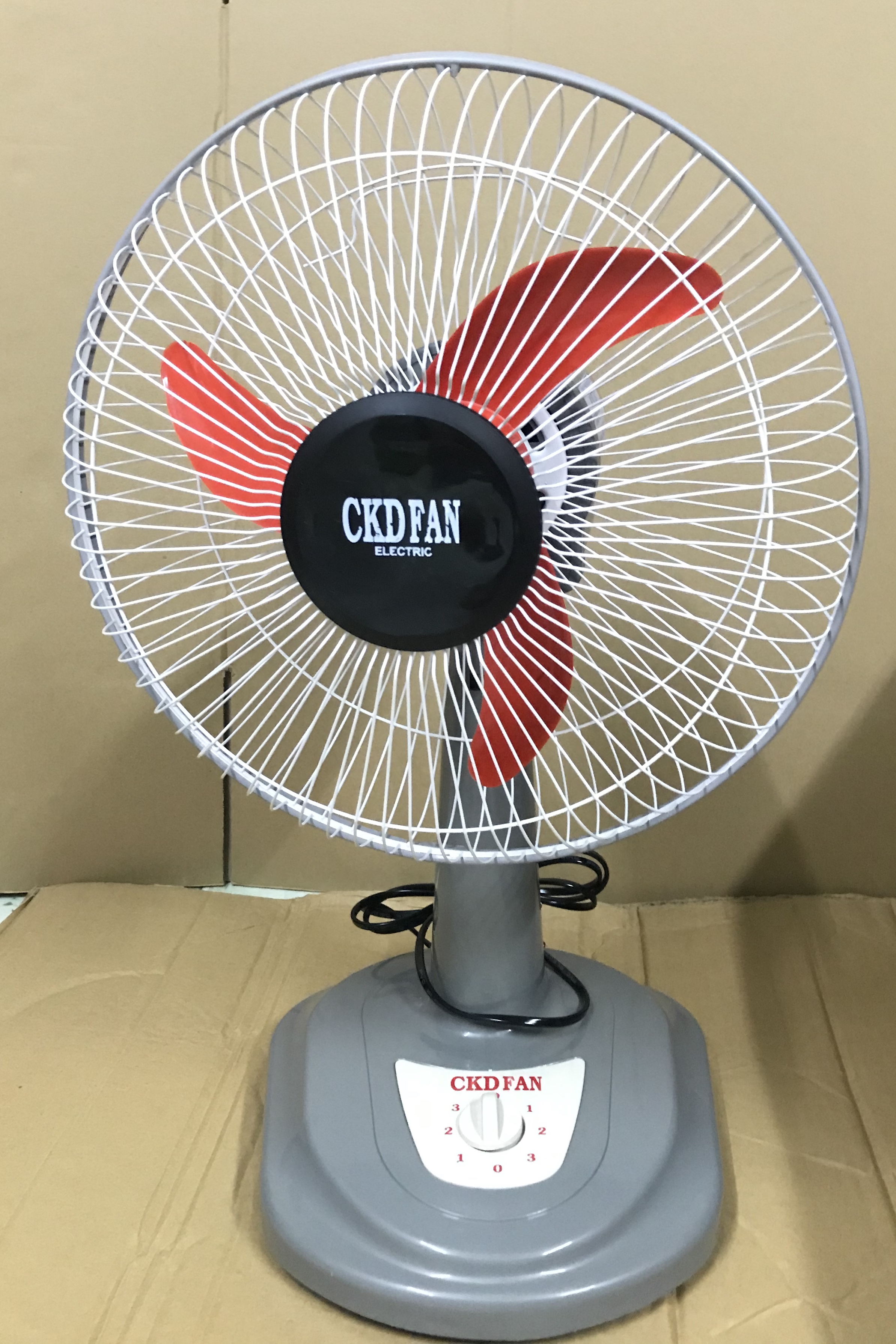Quạt bàn B3 kẹp bình ắc quy DC 24V