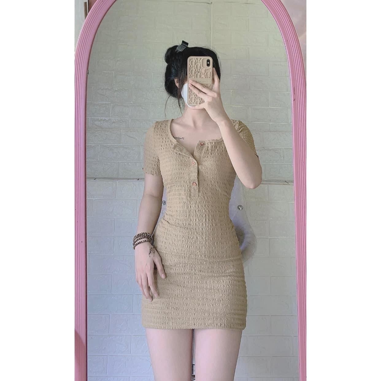 Đầm Body Gân Cổ Tròn Gài Nút