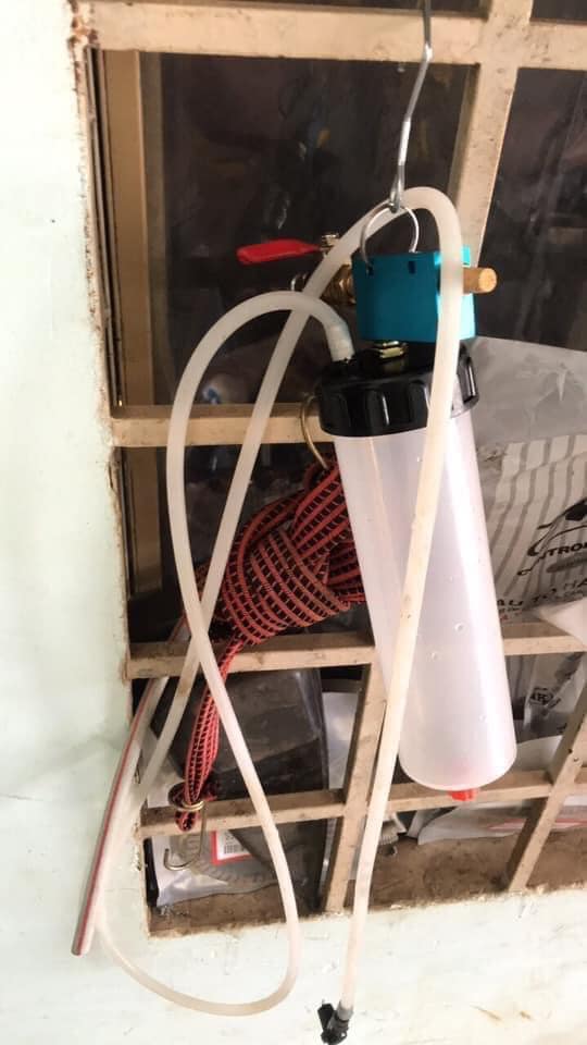 Thiết Bị Xả E Phanh Thắng Đĩa Oto Xe Máy