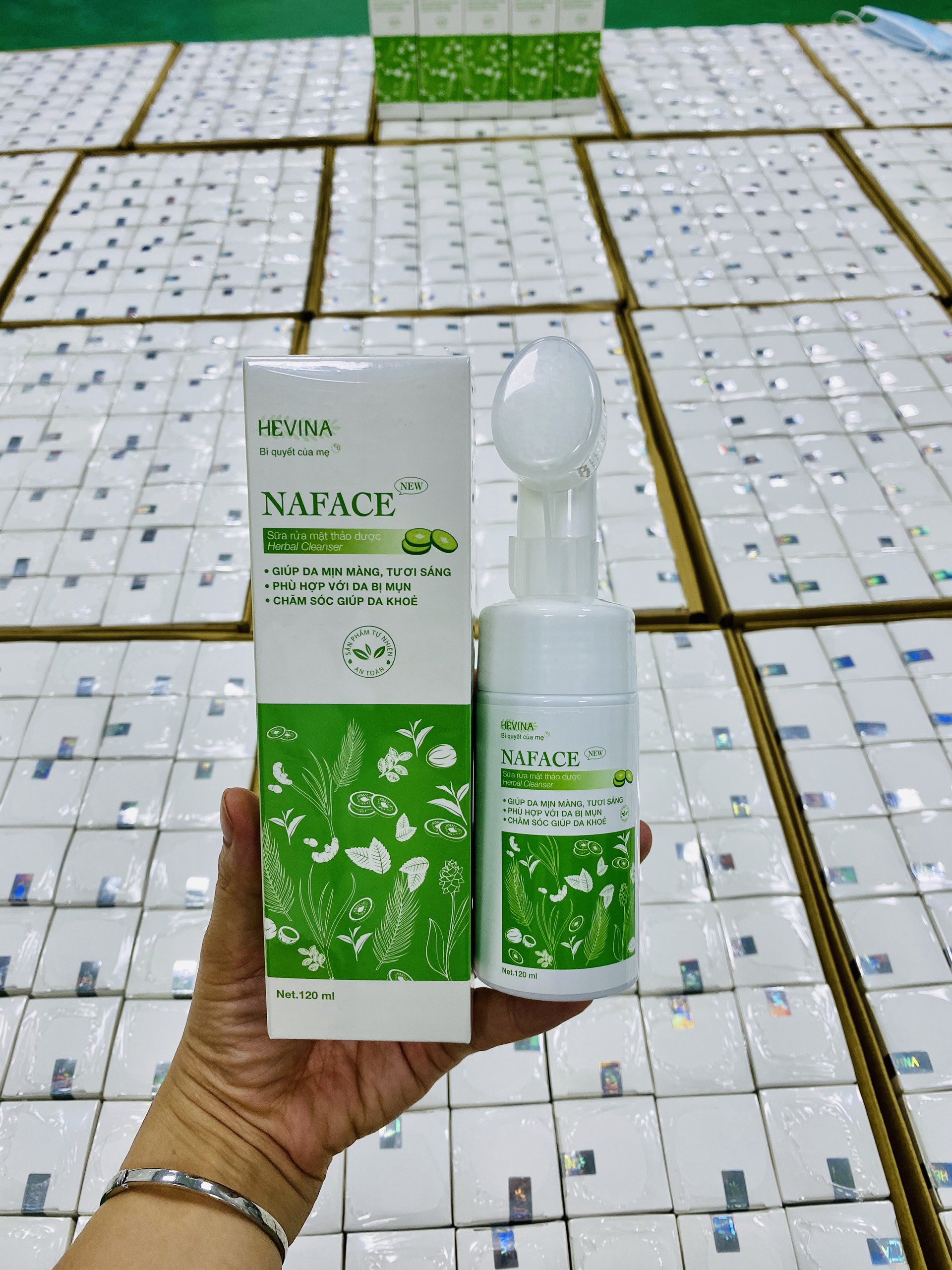 Sữa rửa mặt thảo dược Naface