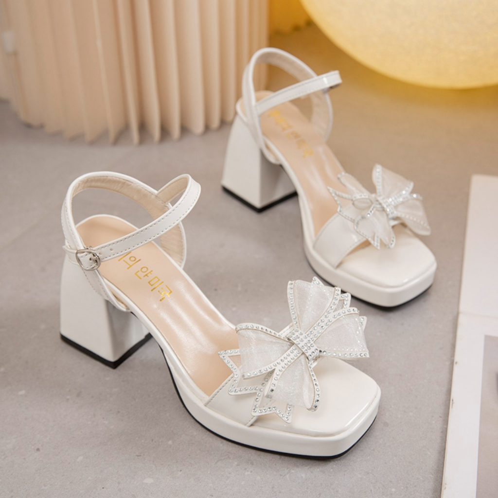 Giày sandal cao gót nths94, có 2 màu đen, trắng đế đúp ,cao 10p, phù hợp đi tiệc sang trọng