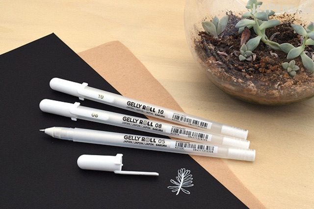 [ DA ĐEN] Bút trắng Gelly Roll SAKURA 0.5/0.8/1.0mm