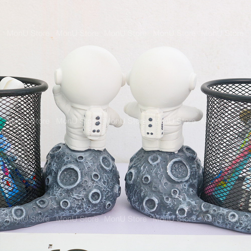 Kệ cắm bút DORAEMON DOREMON phi hành gia dễ thương cute MON0434
