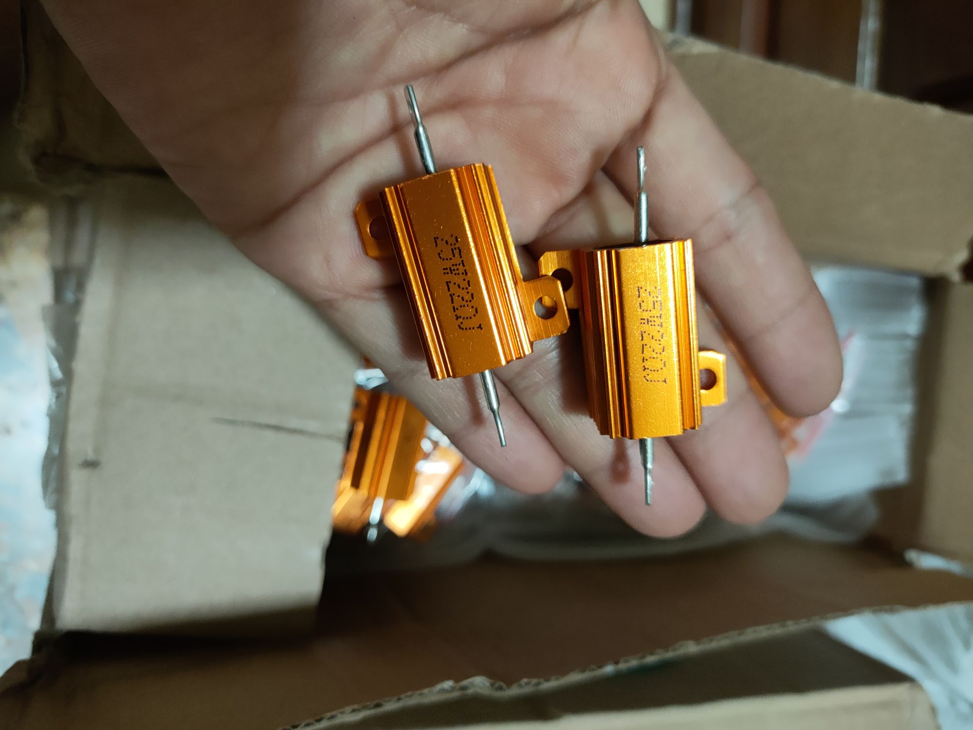 2 điện trở nhôm 22om 25w
