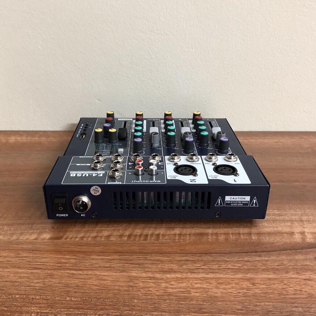 Bộ trộn âm thanh Mixer F4-USB