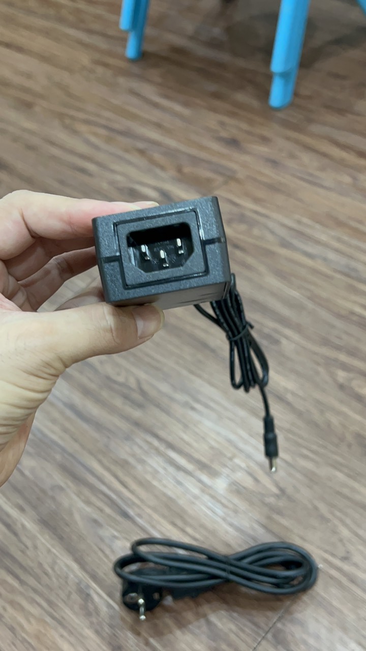 Adaptor nguồn DC 18v 3a loại tốt