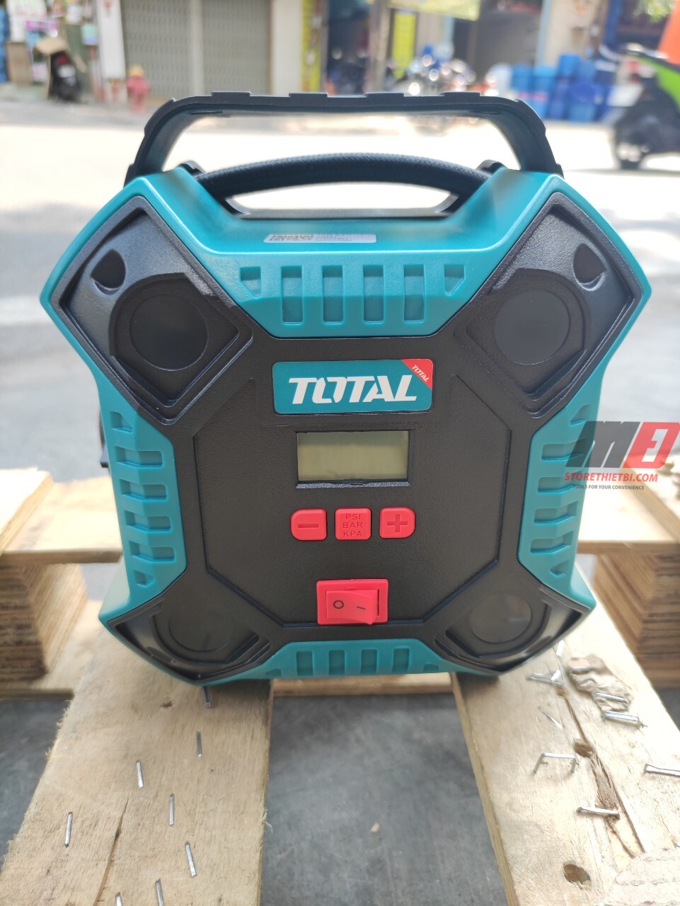 [HCM]Dụng cụ kiểm tra bơm hơi lốp xe ô tô Total TTAC1601