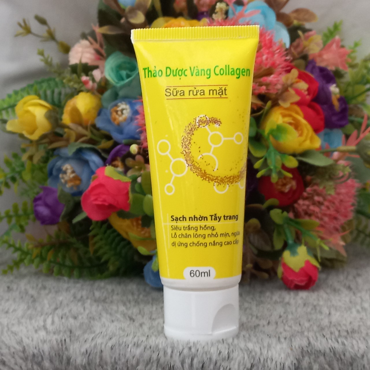 Sữa rửa mặt thảo dược vàng collagen