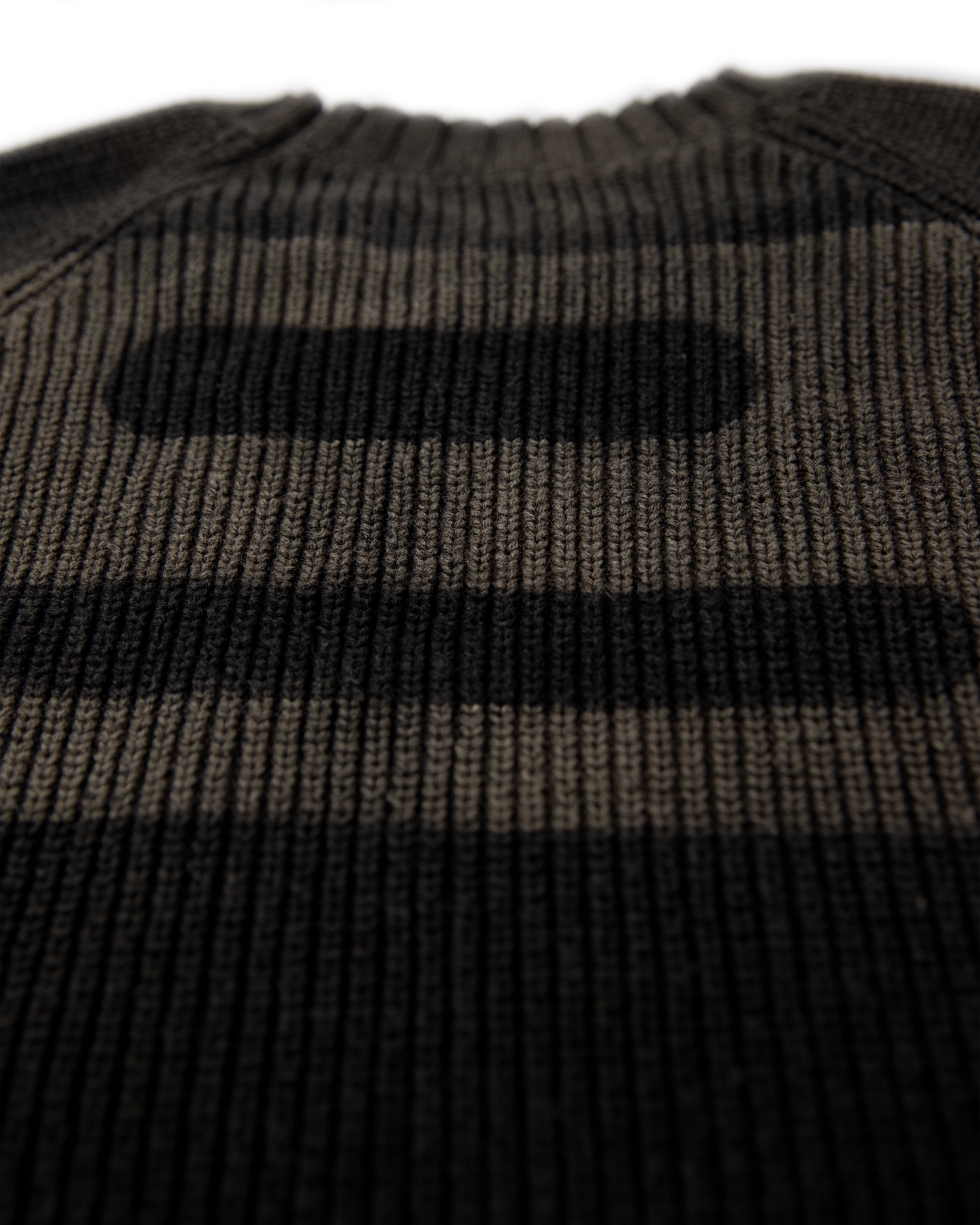 LOGO WASHED BLACK KNIT SWEATER