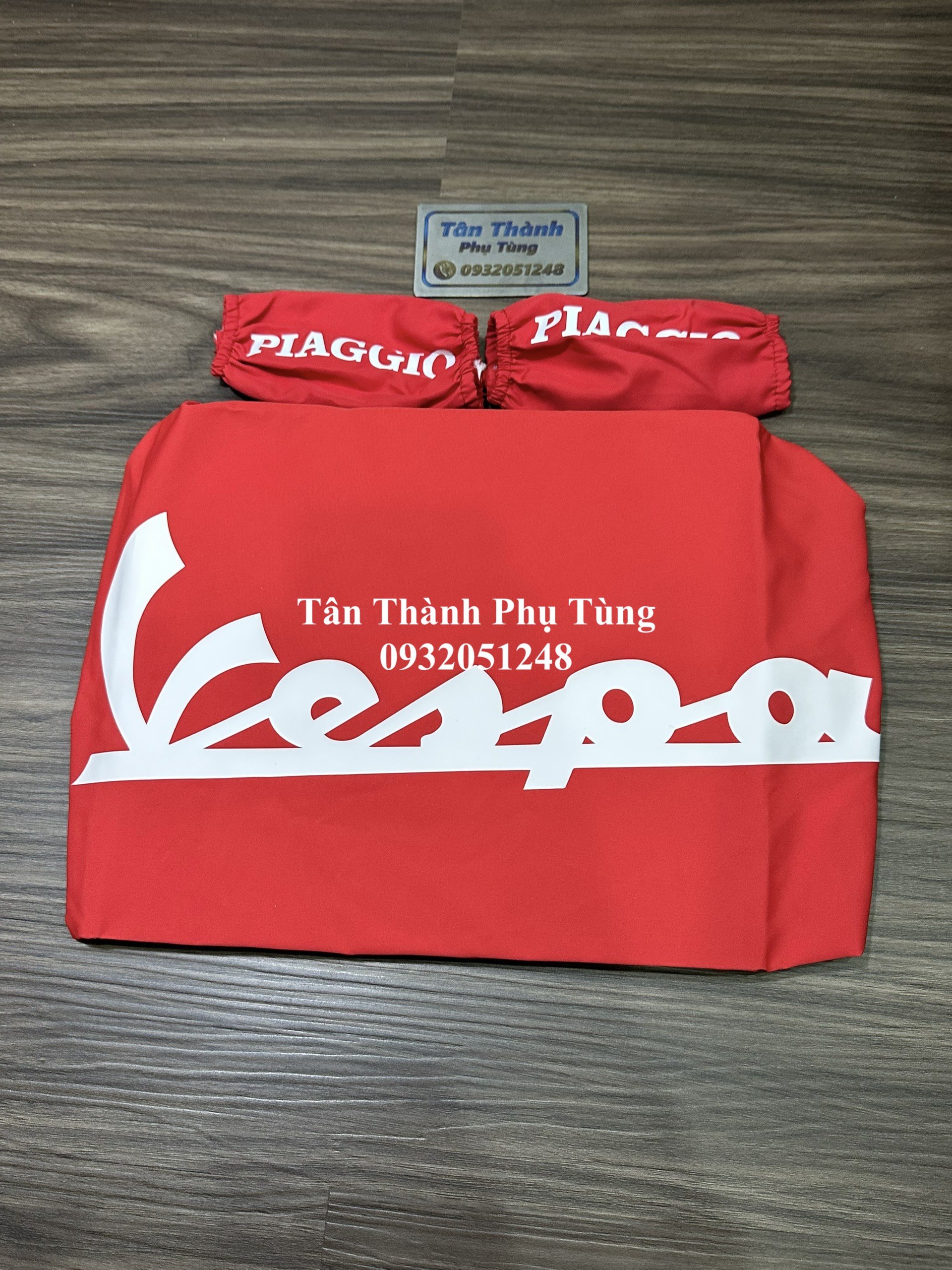 Áo trùm yên kèm bao tay Vespa