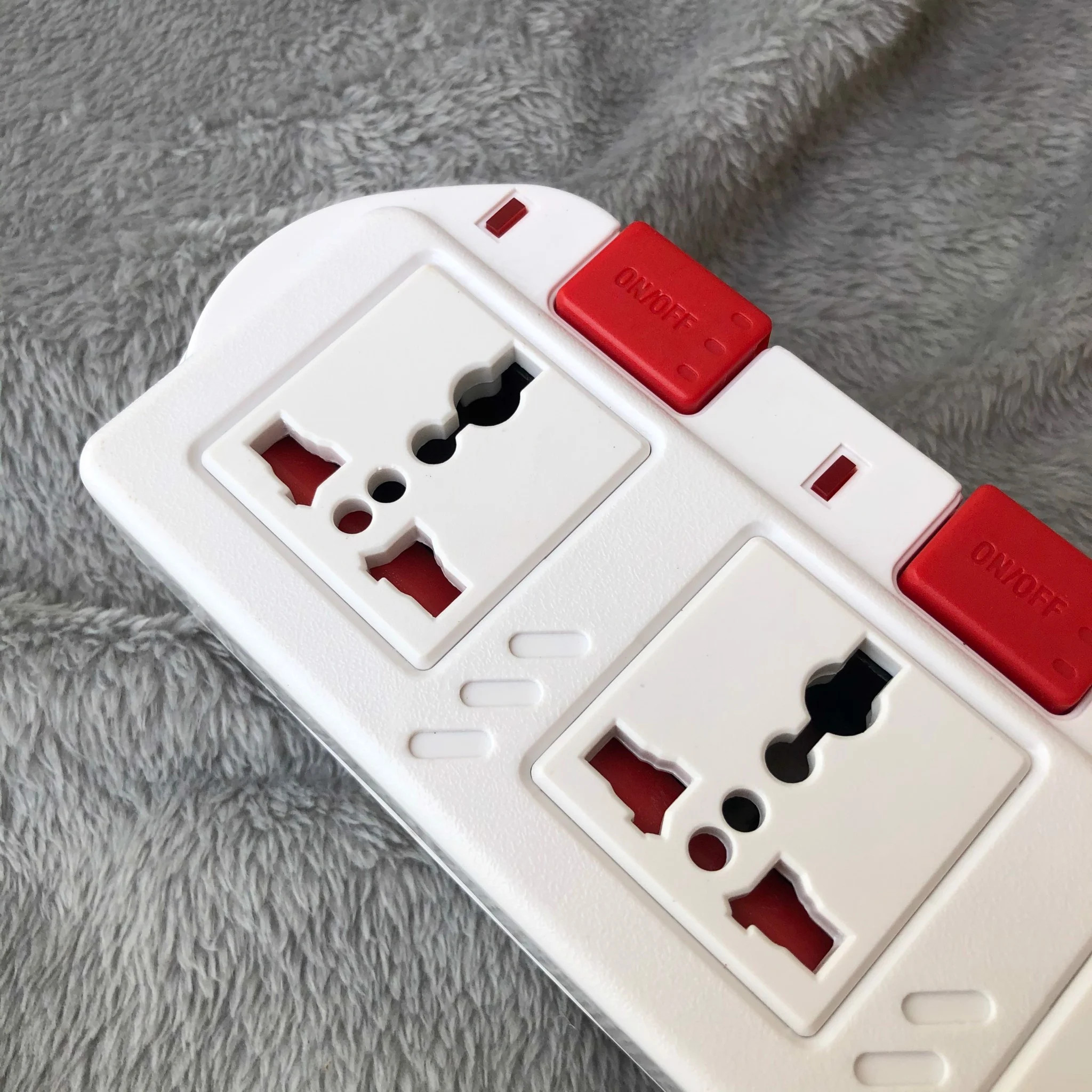 Ổ cắm Điện Quang ĐQ ESK SM750SL ( 5 lỗ 3 chấu )
