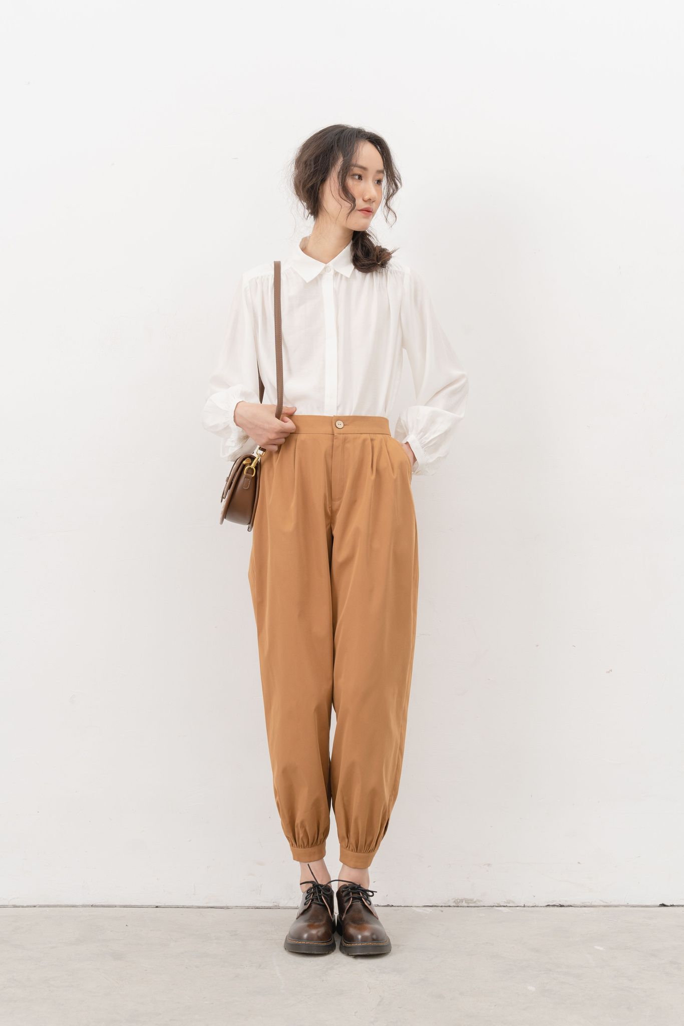 Quần bom xếp ly be đáp chun sau MADELEN