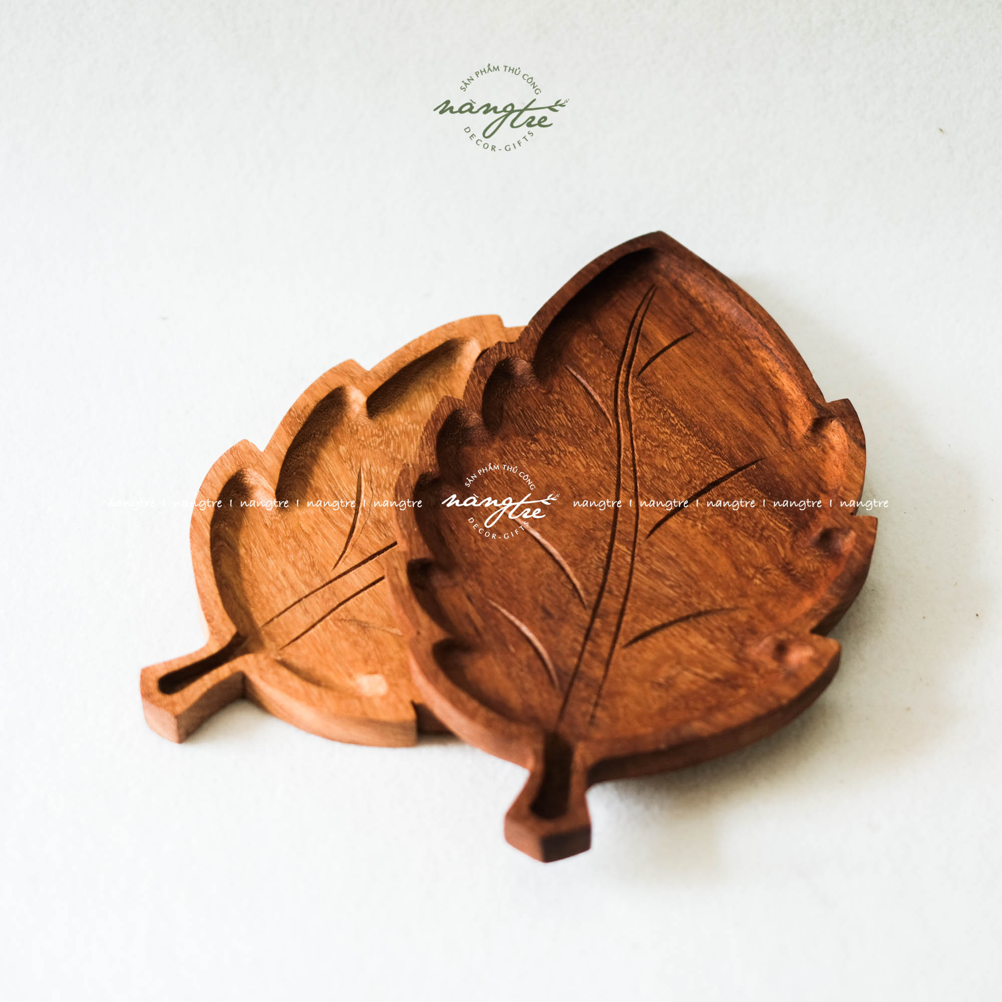 Khay gỗ đỏ hình lá decor/Trang trí