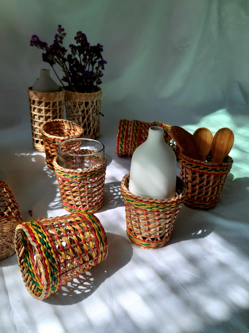Cốc (ly) cói đa năng theo phong cách Scandinavian, Retro có 3  kích thước D9 H cm, D7 H 13 cm và D9 H13 cm đan tay tinh tế