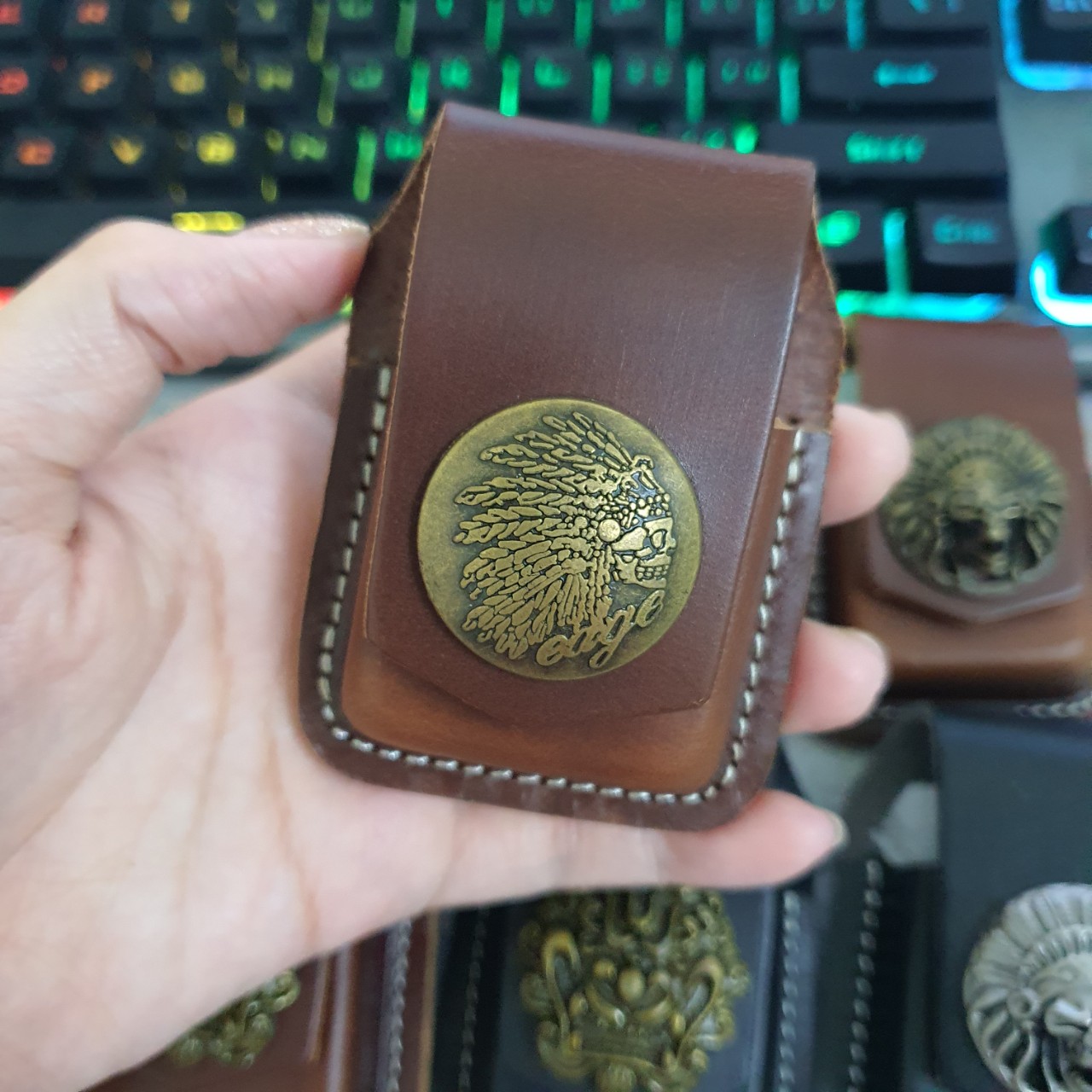 ( Loại Xịn ) Bao Da Đựng Bật Lửa Zippo Có Thể Đeo Thắt Lưng ( Có Nút Đồng Nổi)