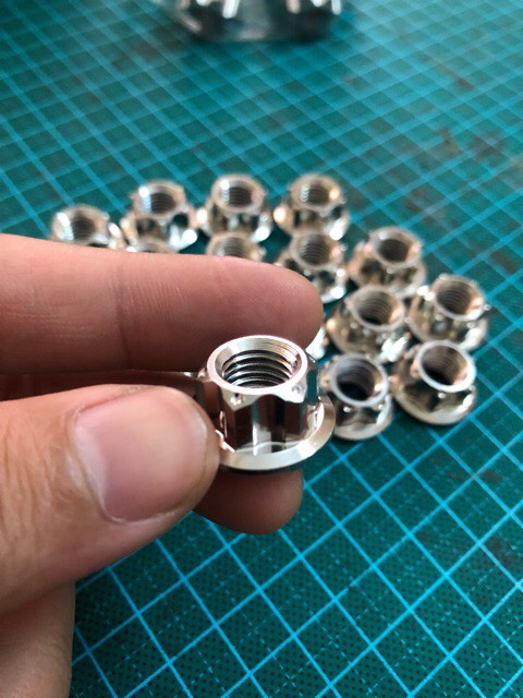 Tán 6ly hở đầu Salaya-Inox (giá 1 con)