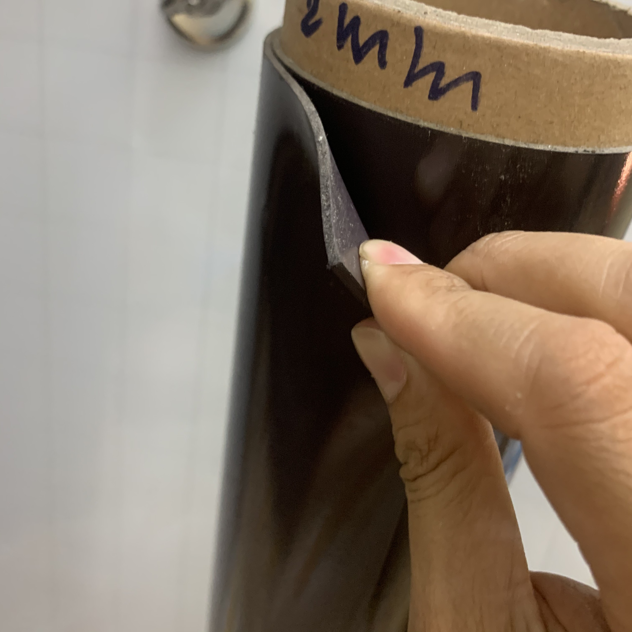 Cuộn nam châm dẻo 62CM X 1M X 2MM màu nâu giá bán theo mét