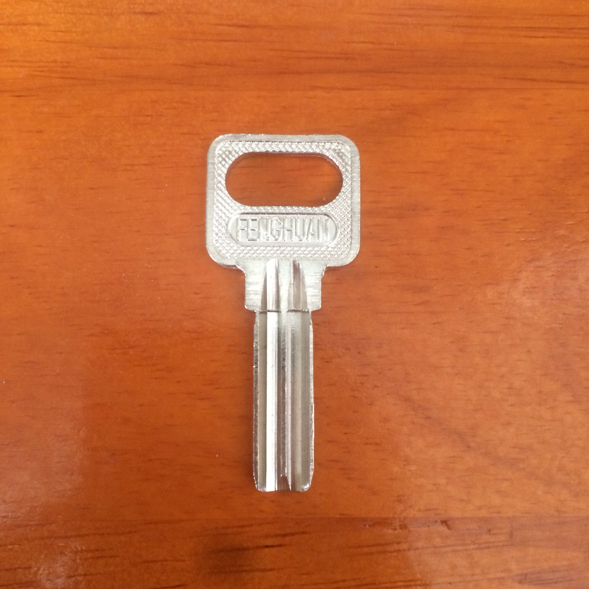 50 phôi chìa khoá số 3 lock TRUNG