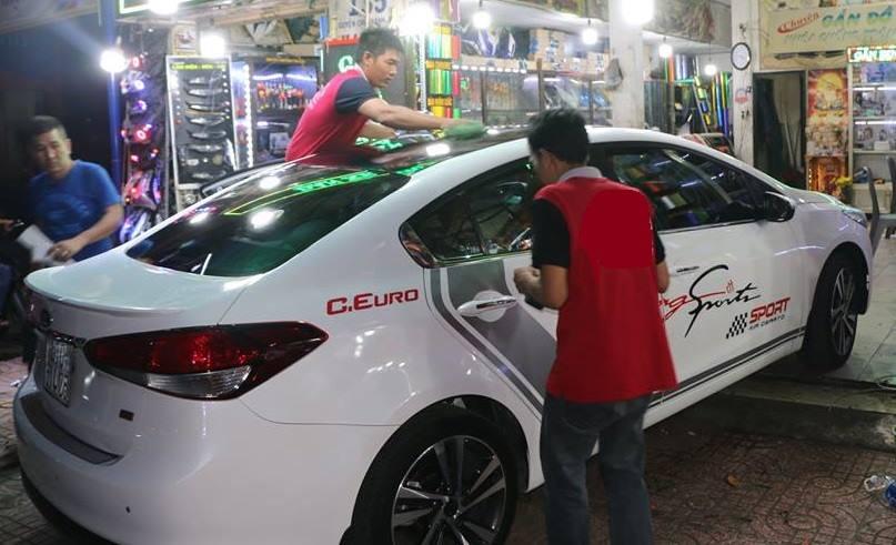 Tem dán sườn xe cerato
