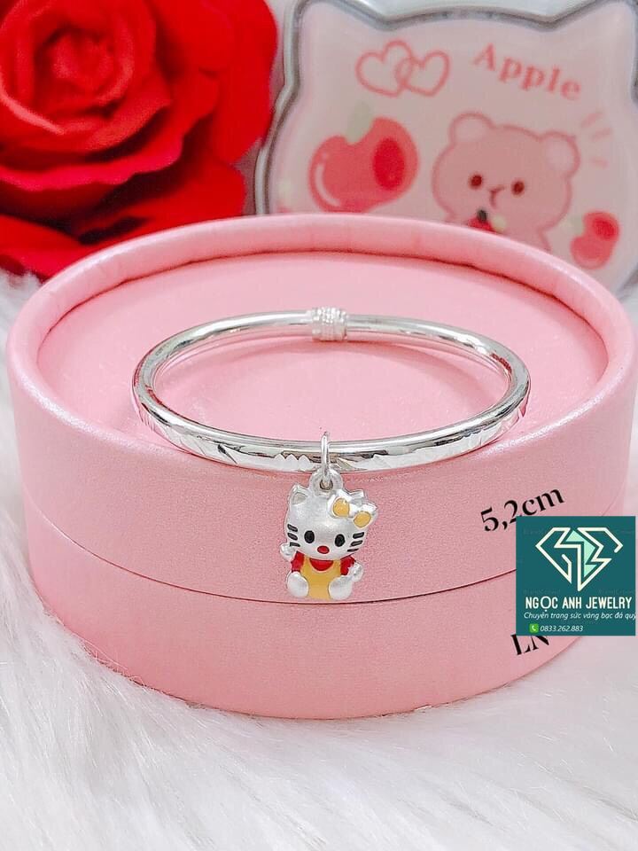 Vòng tay bạc ta mix con giáp cho bé yêu