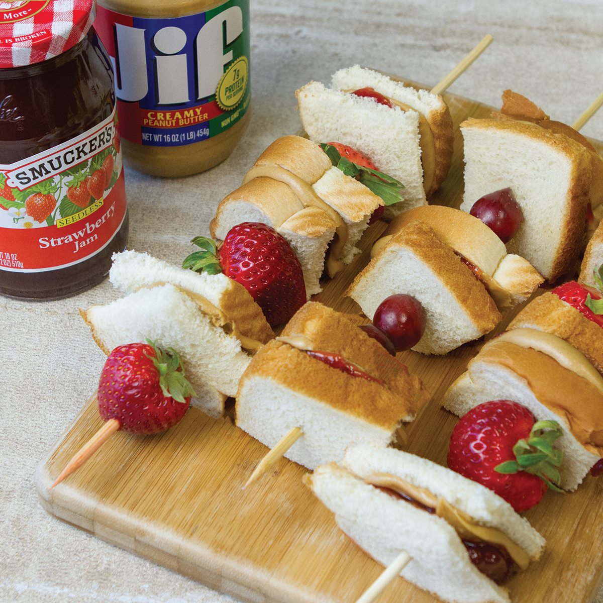 Mứt Dâu Smucker's 340g - Nhập Khẩu Mỹ | Smucker's Strawberry Preserves 340g