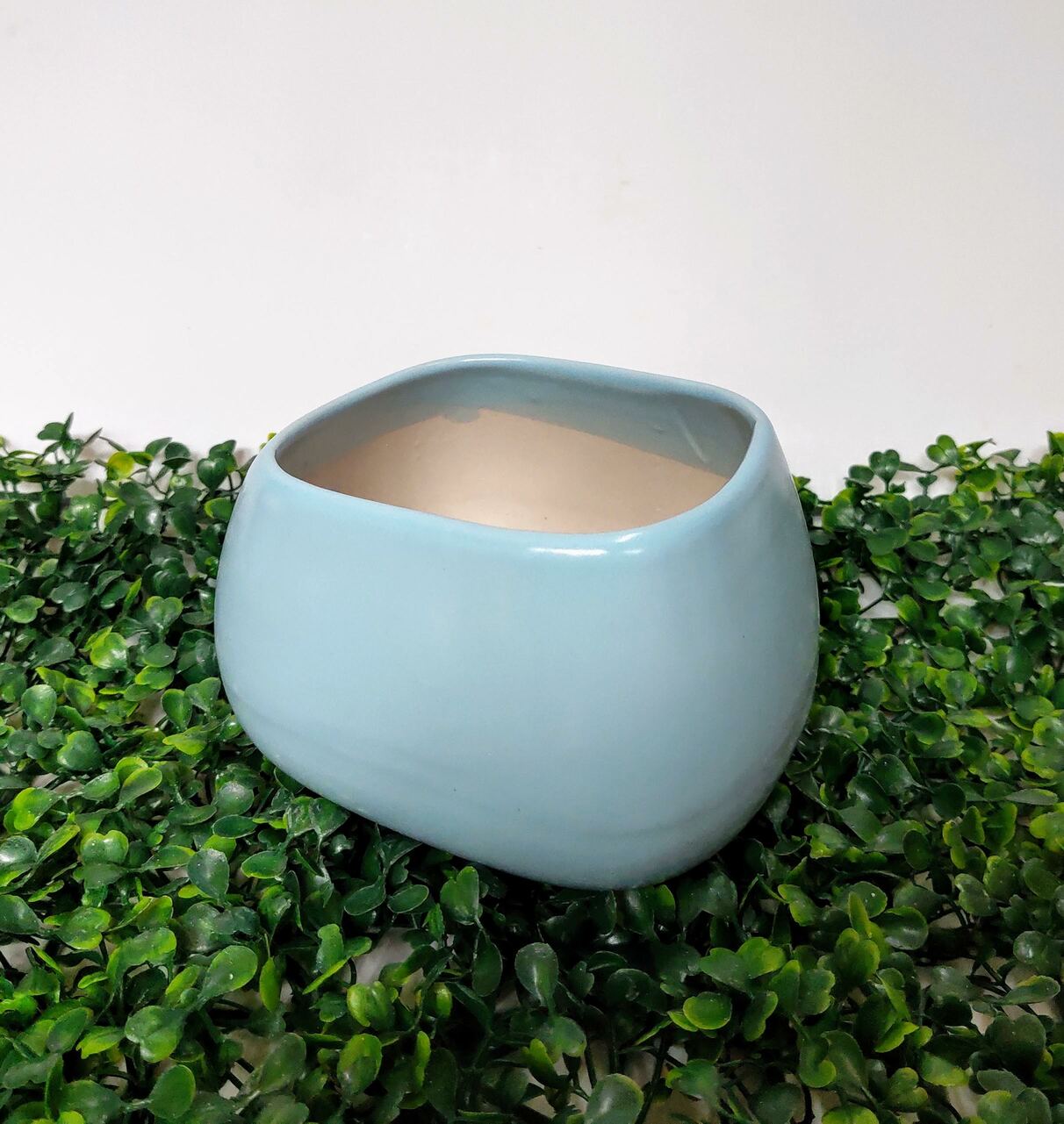 Chậu sứ méo Asa (màu ngẫu nhiên)