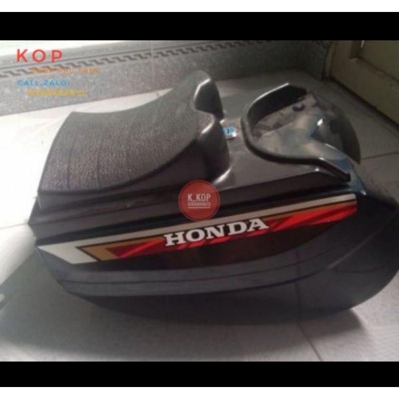 cốp thùng đồ giữa xe DREAM super cup -8%