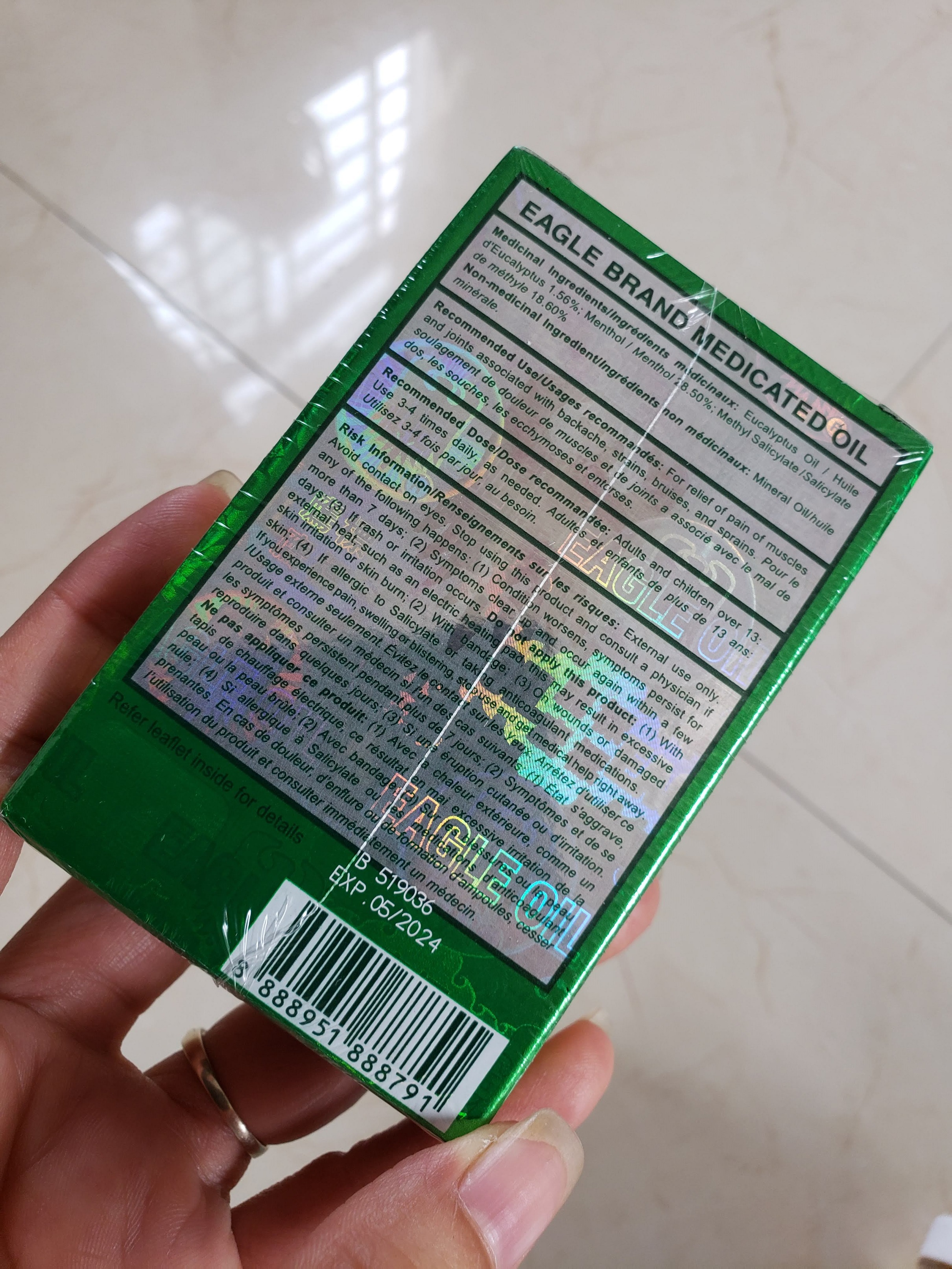 Dầu gió xanh hiệu Con Ó Eagle Brand hàng chuẩn Canada