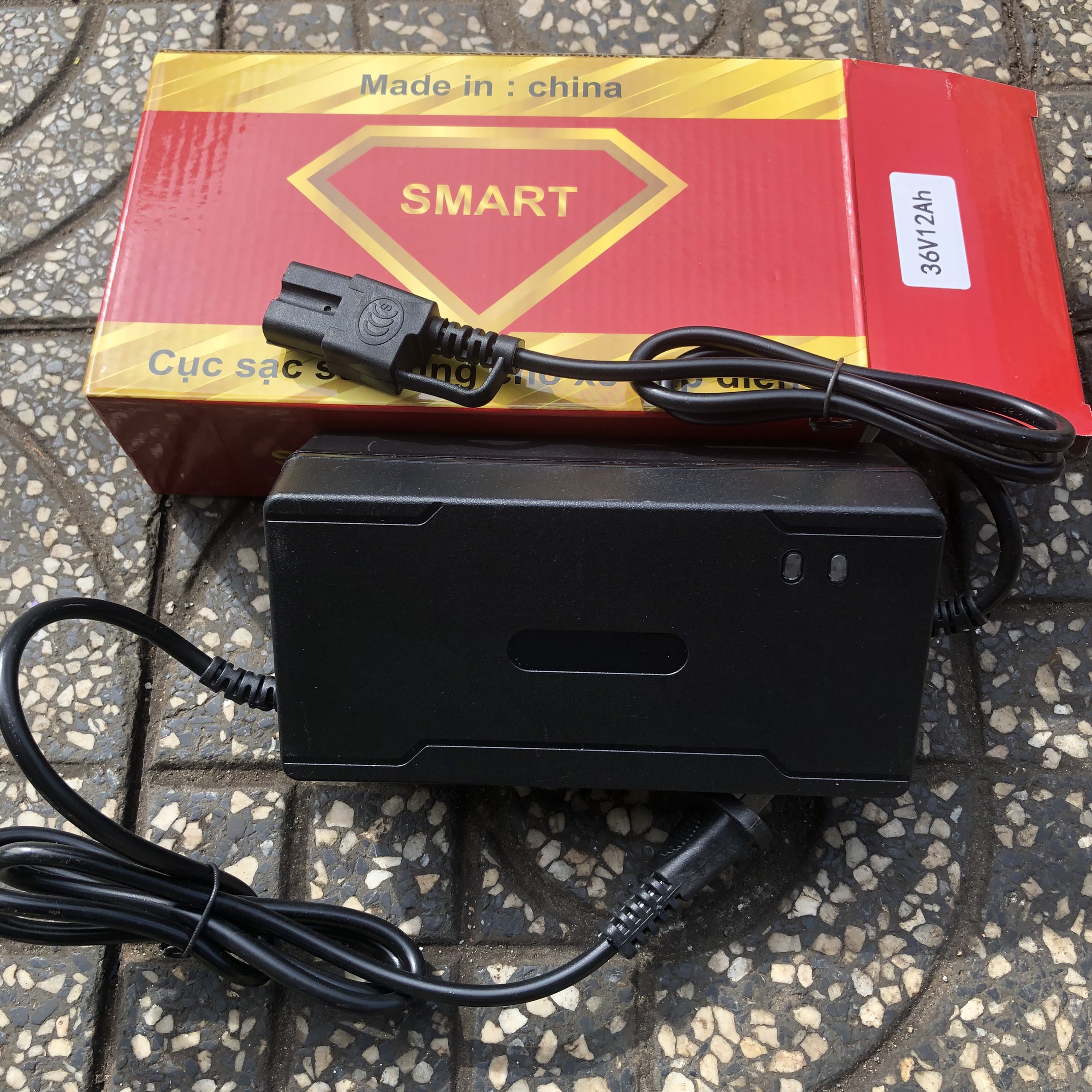 sạc 36v 12ah xe đạp điện- sạc xe điện