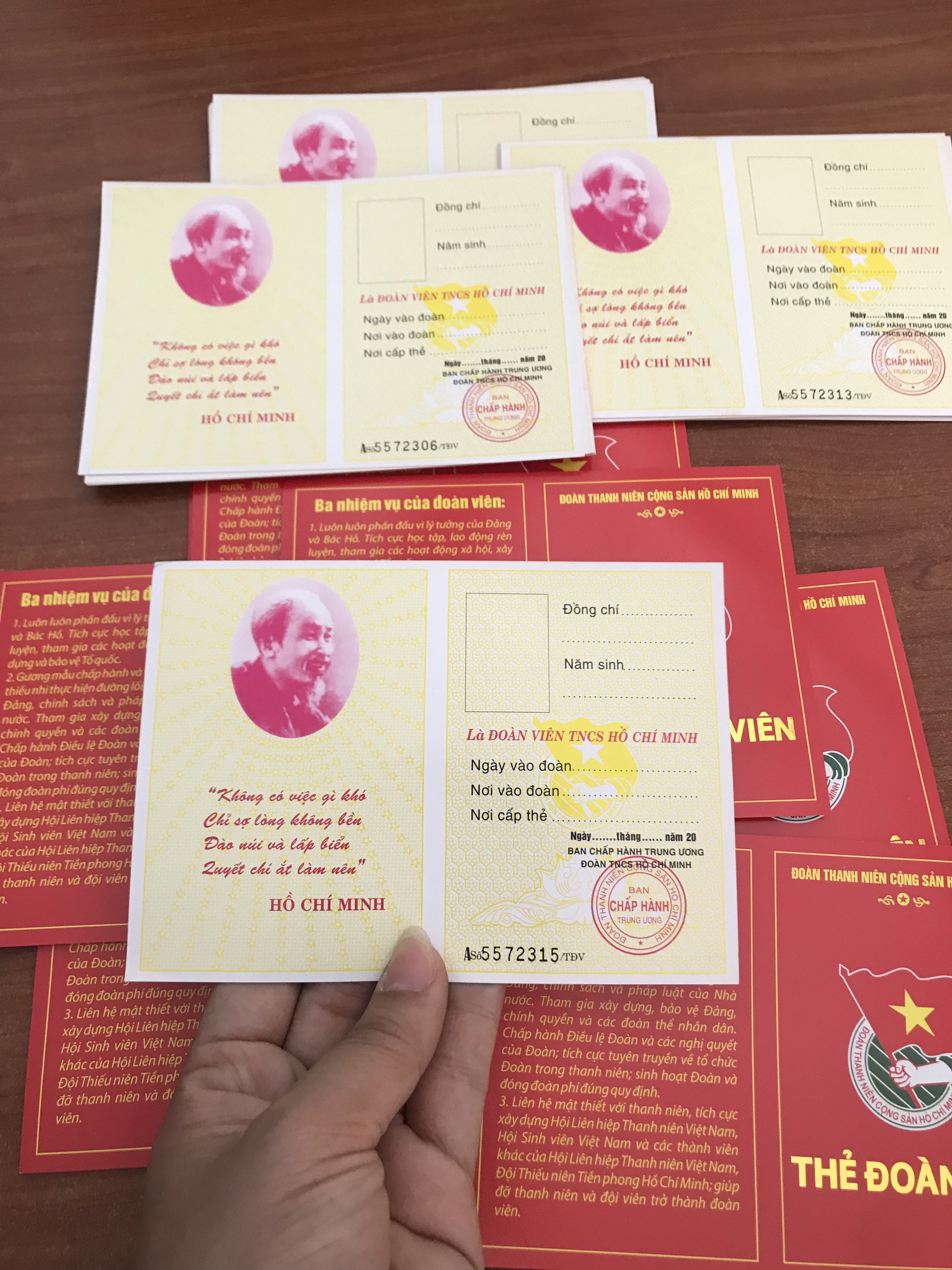 Thẻ đoàn viên