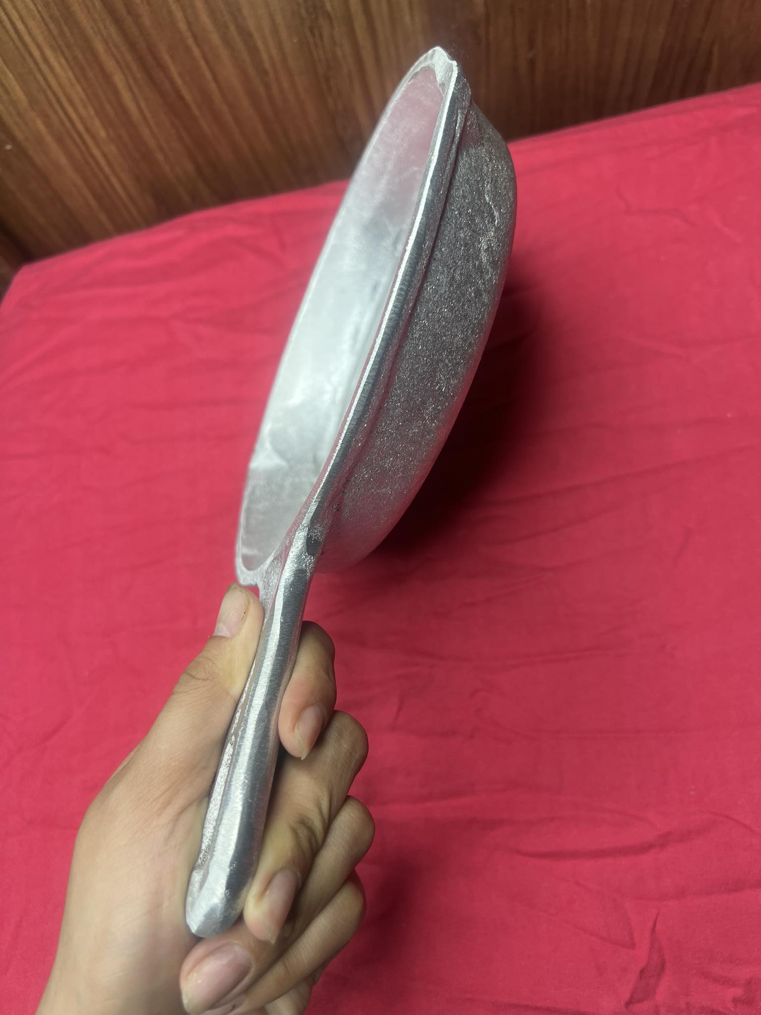 Chảo gang có tay cầm đúc thủ công