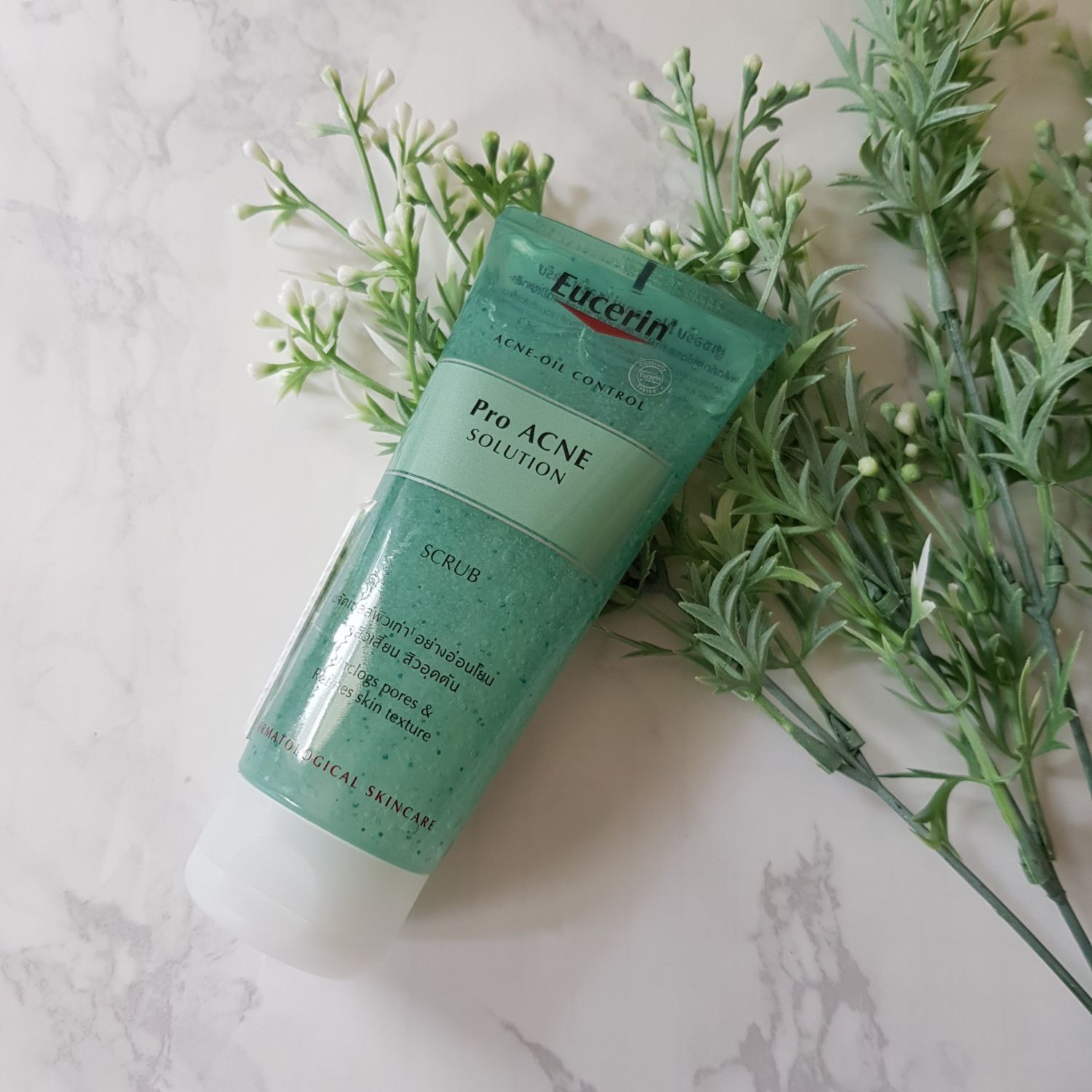 Tẩy tế bào chết cho da nhờn mụn Eucerin Pro Acne Scrub 100ml