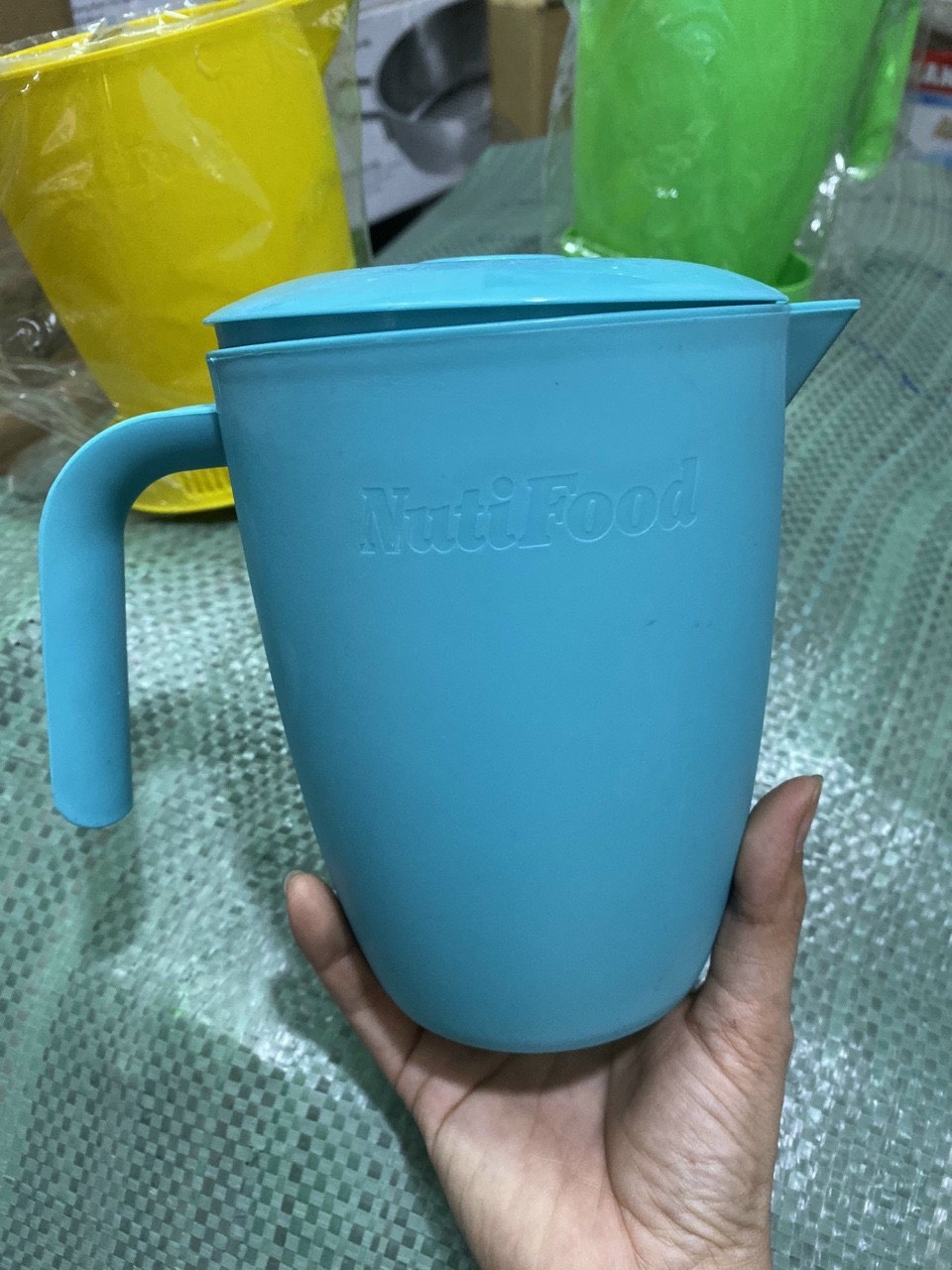 CA NHỰA CÓ NẮP 1L NUTIFOOD