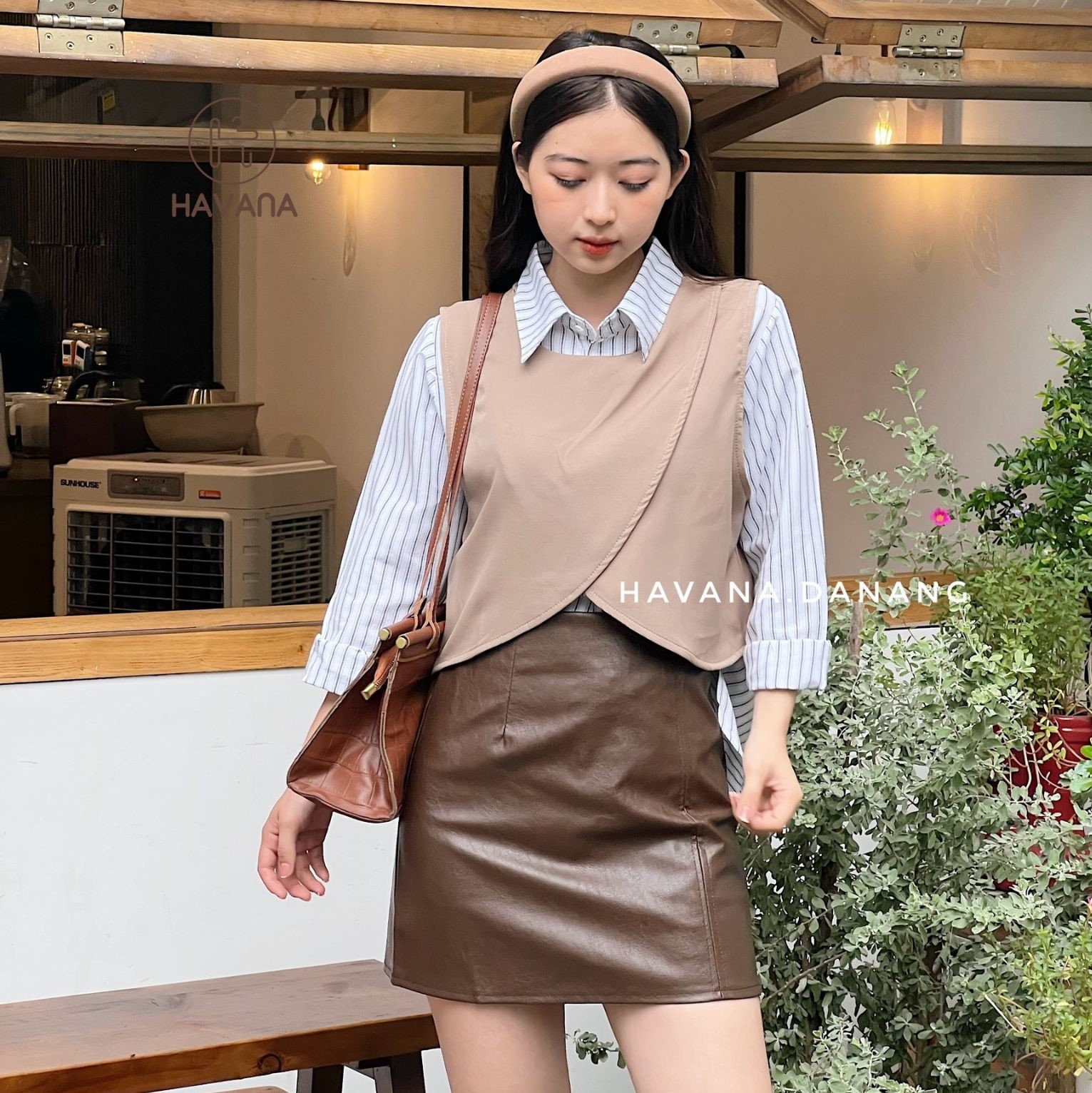 Set áo sơ mi kẻ sọc dài tay kèm gile