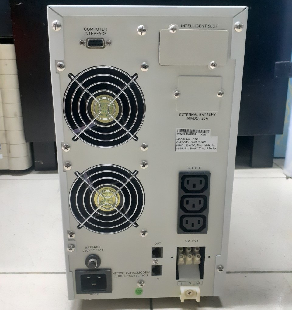 C3K - Bộ lưu điện (UPS) SANTAK Online 3000VA / 2100W (bao gồm ắc quy - BH: 12 tháng)