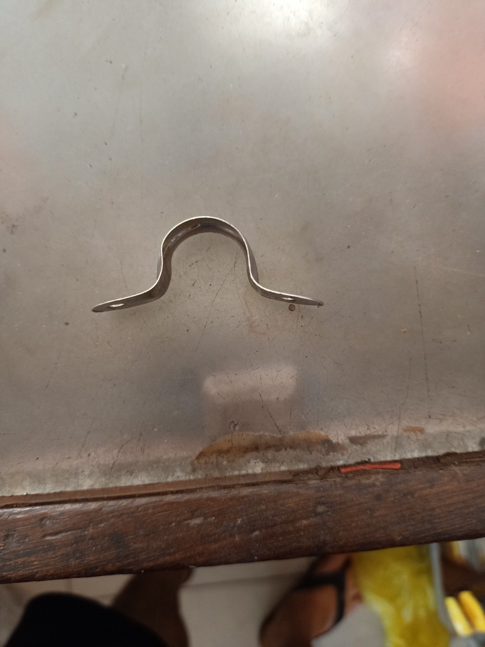 5 - 10 cái đai ôm, cùm giữ, móc ống nước inox 21, 27, 34