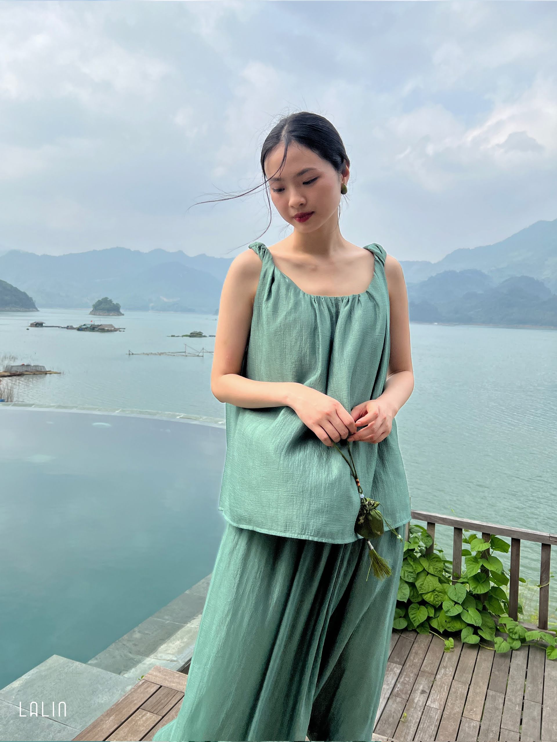 Chân váy tơ Lalin dáng suông Thư Ánh