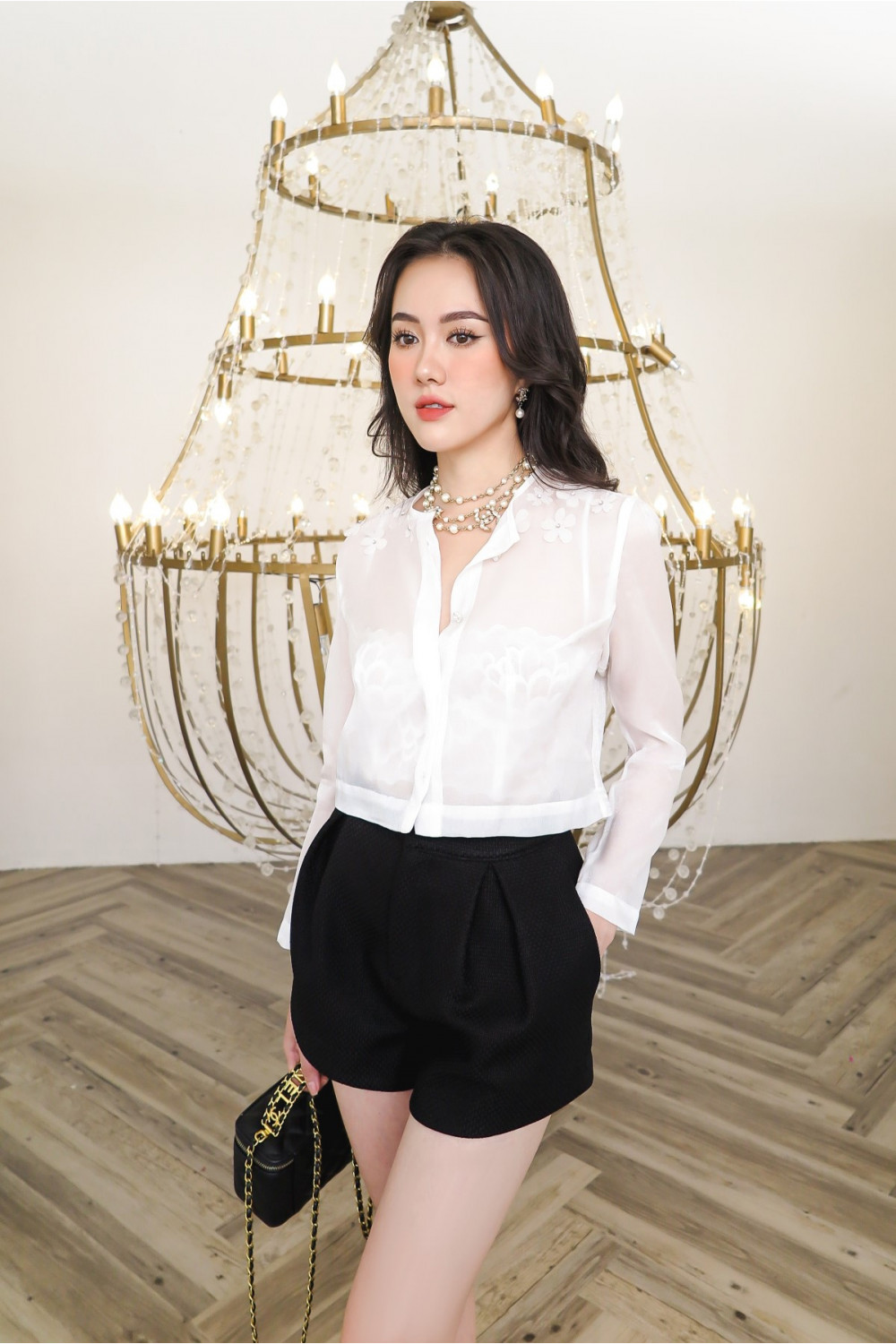 Áo Sơ Mi Voan Trắng Đính Hoa