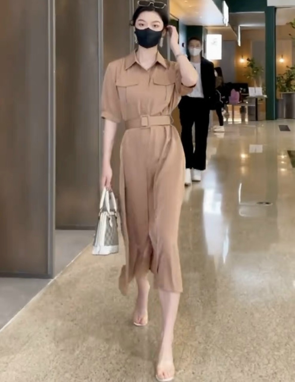 Đầm kem túi hộp kèm belt