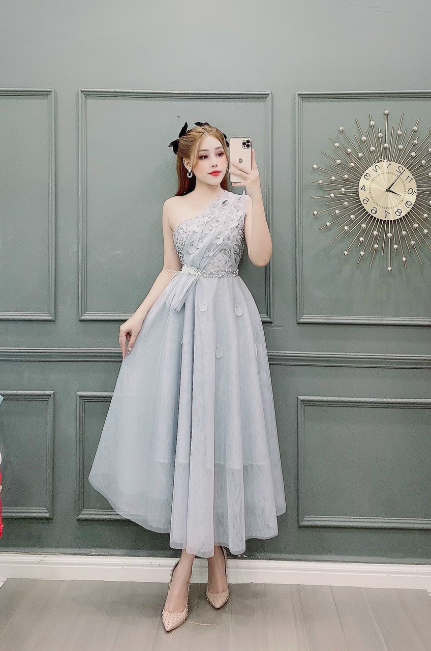 Đầm xoè dự tiệc lệch vai kết cườm và hoa nổi sang trọng TRIPBLE T DRESS - size M/L - MS149V