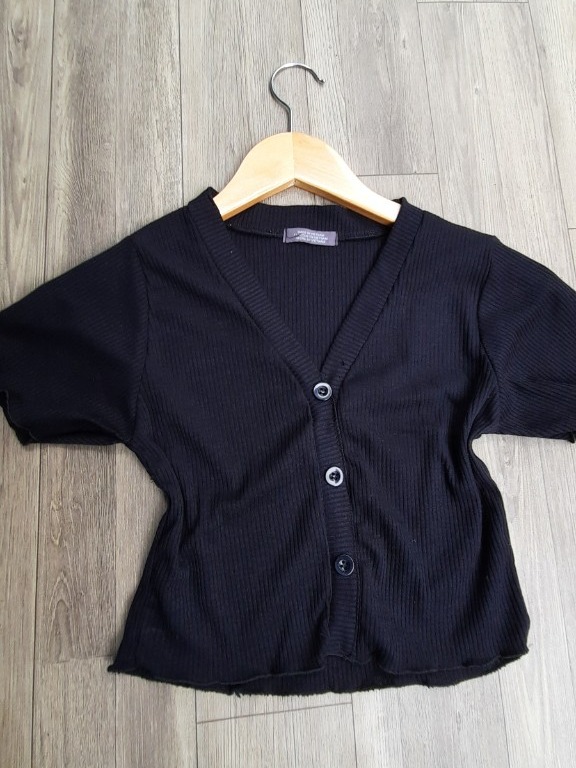 áo croptop đính 3 cúc giả thun gân