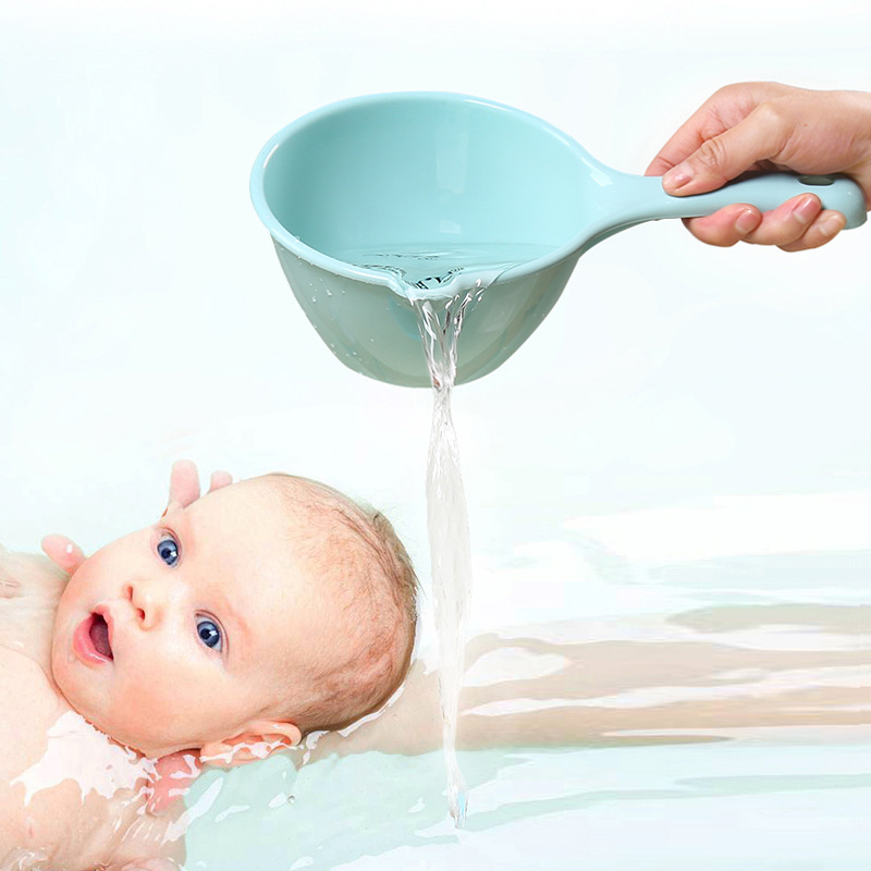 Ca Nhựa Gáo Múc Nước Cán Dài