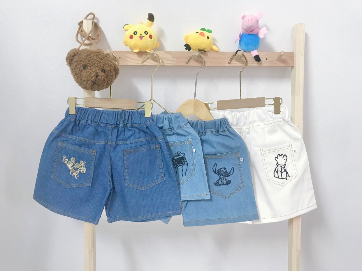 Quần jeans đùi nhiều hình cho bé