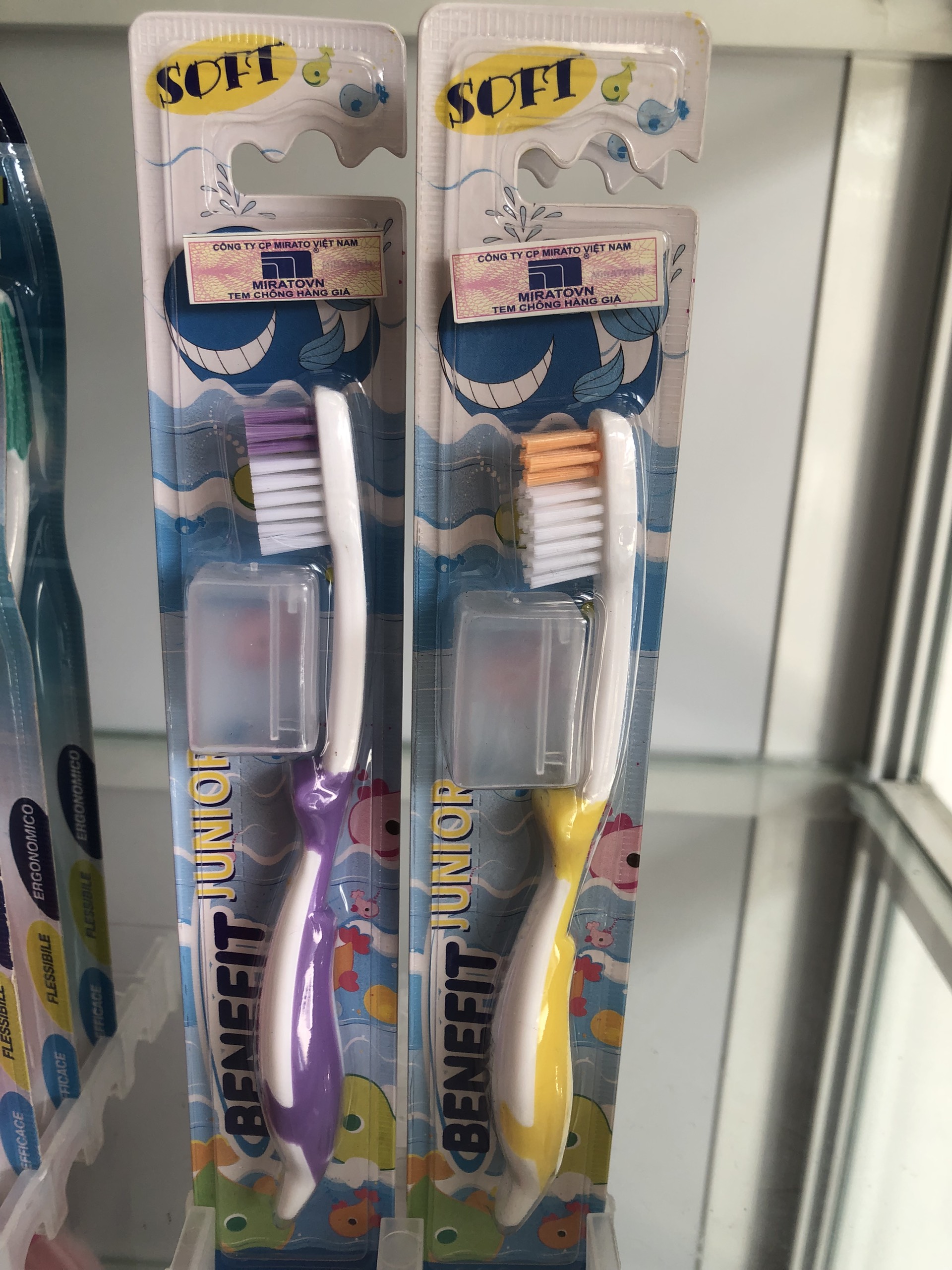 Bàn chải đánh răng Benefit nhập khẩu italia