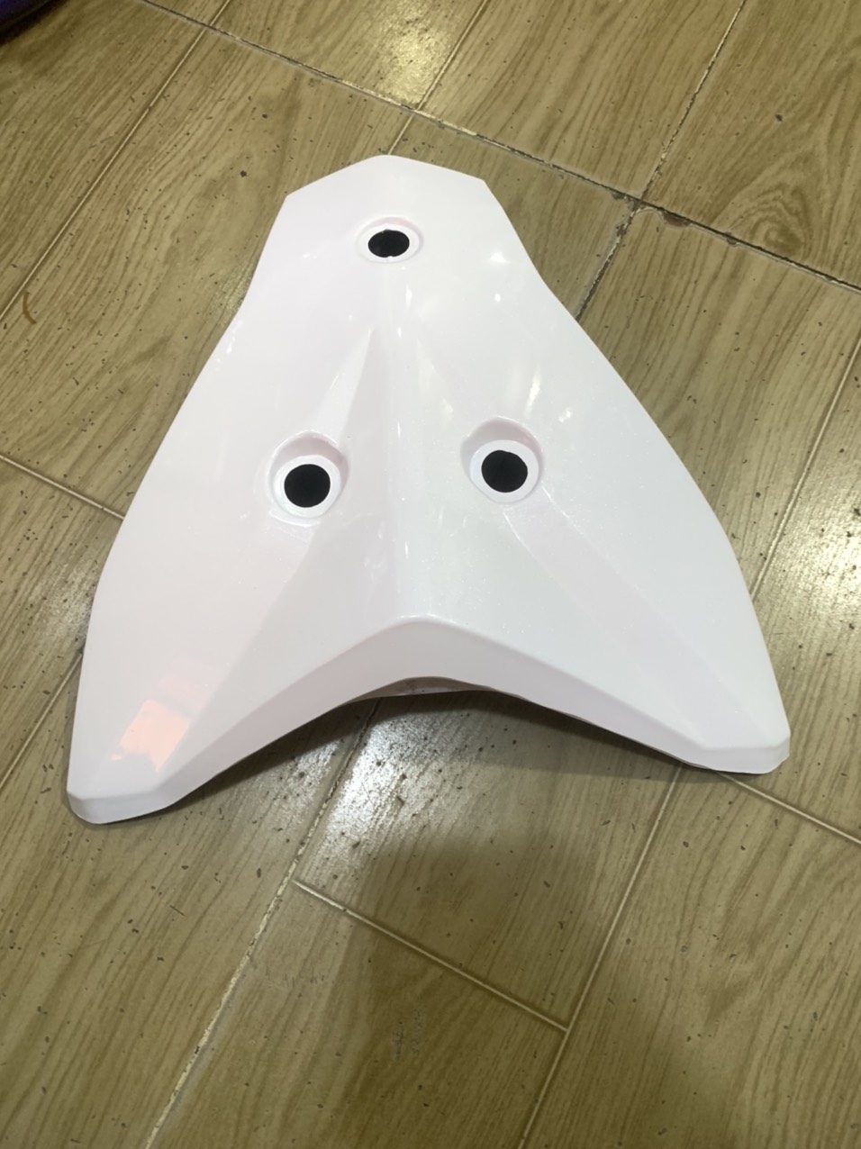 Mặt nạ 3 lổ xe wave anpha 110cc màu trắng