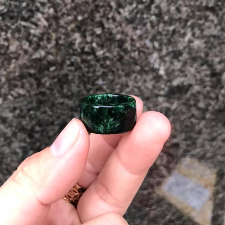 NHẪN CÀN LONG NGỌC SƠN THỦY THIÊN NHIÊN