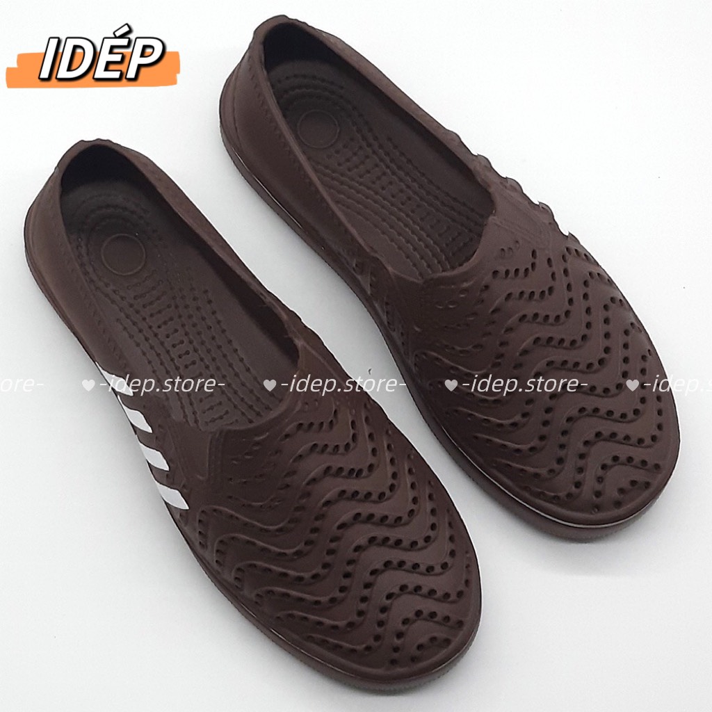 Giày nhựa lười lỗ nam 4 sọc đi mưa siêu nhẹ bít mũi nam êm chân chống thấm iDÉP- G028